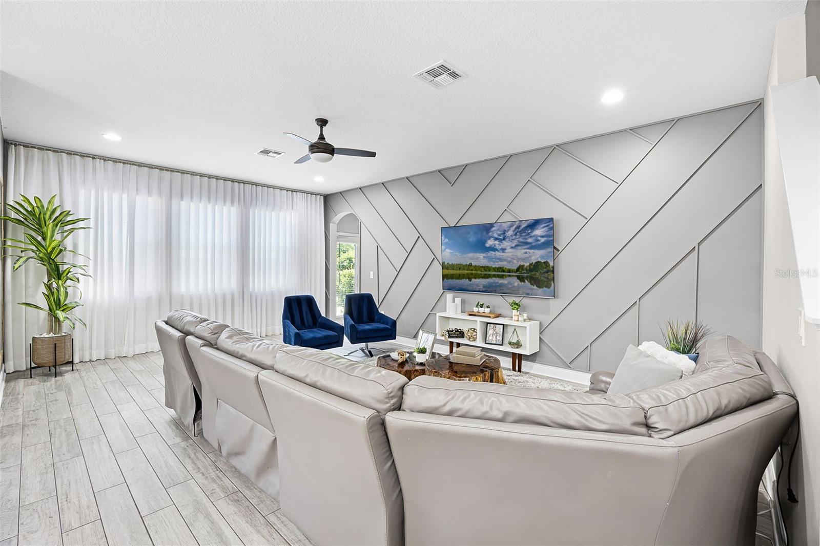 Image 16 of 56 For 13320 Magnolia Valley Drive