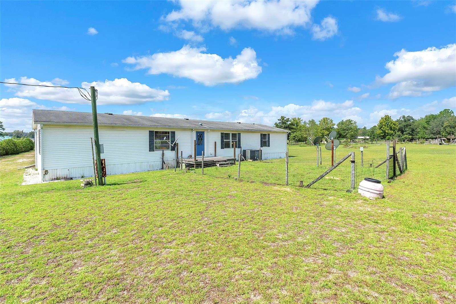 Image 14 of 41 For 11691 74th Lane