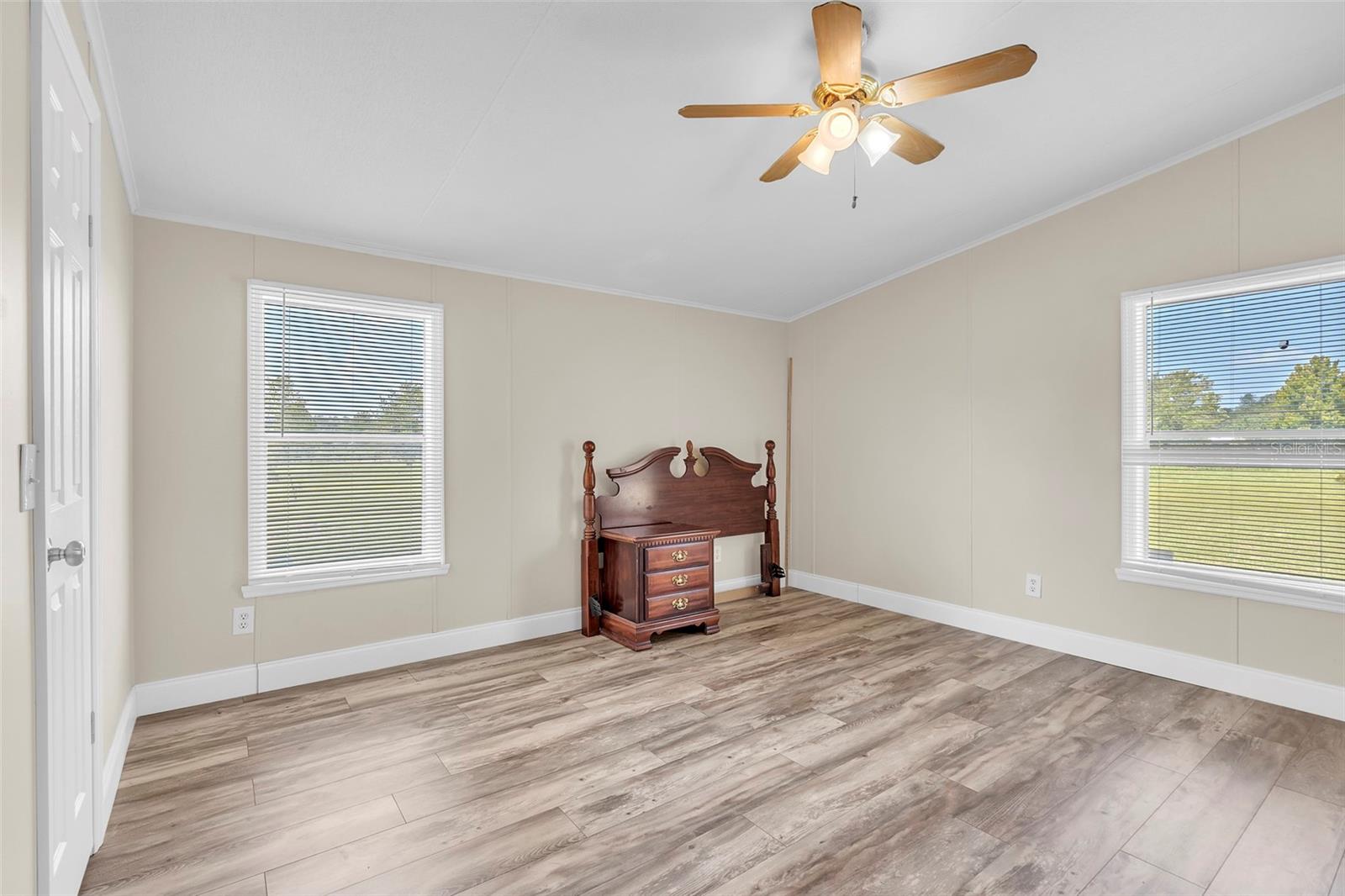 Image 18 of 41 For 11691 74th Lane