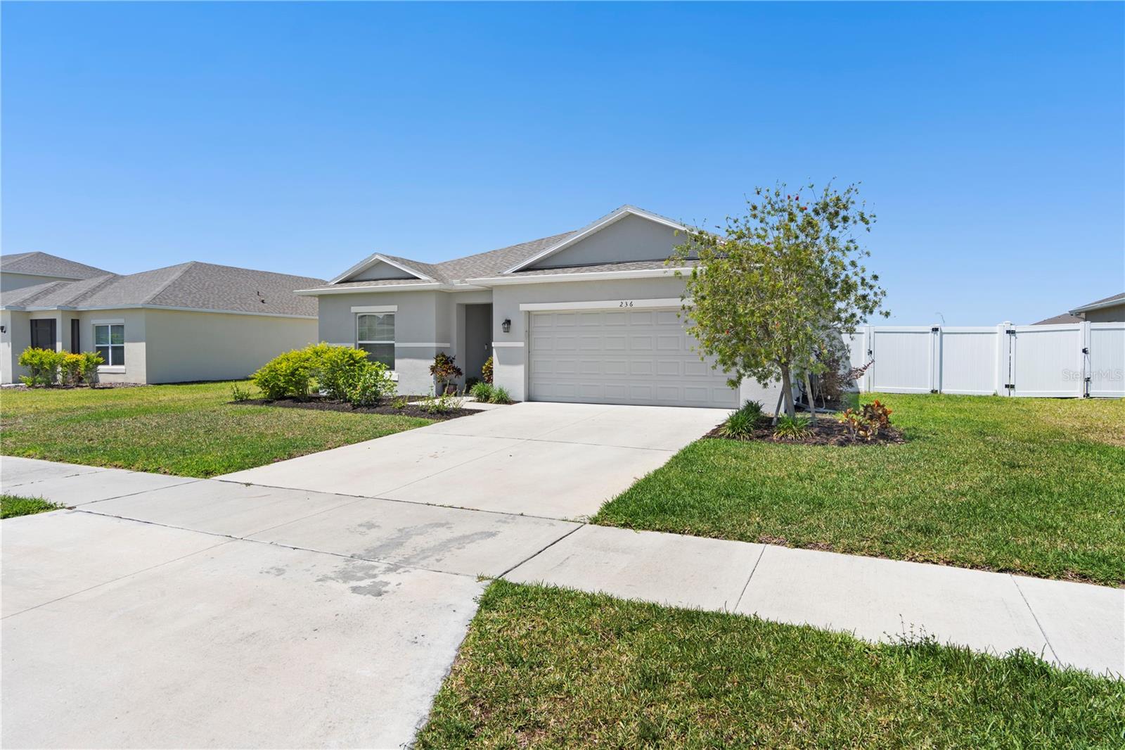 Image 2 of 38 For 236 Aquamarine Lane