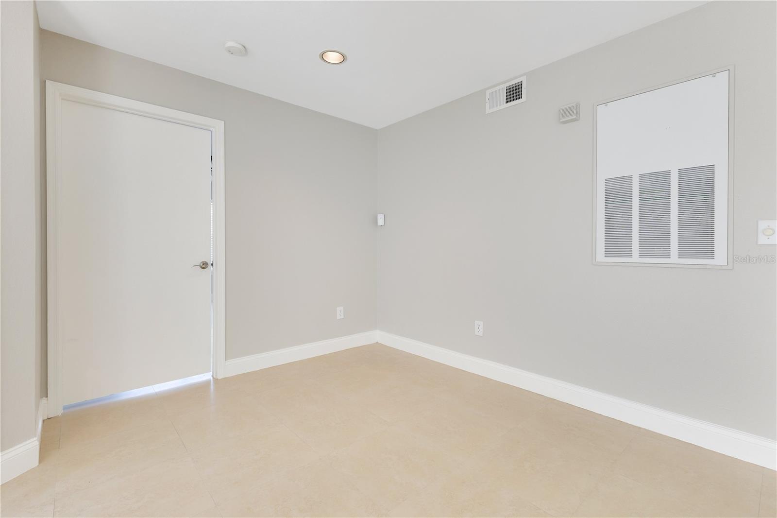Image 10 of 38 For 420 Summit Ridge Place 112