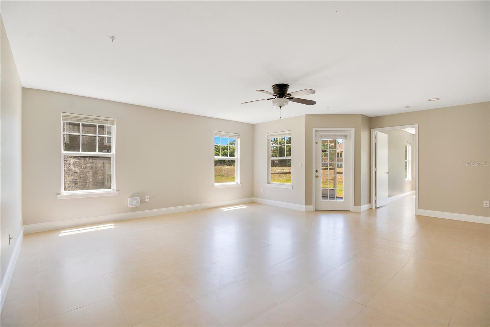 Image 3 of 38 For 420 Summit Ridge Place 112