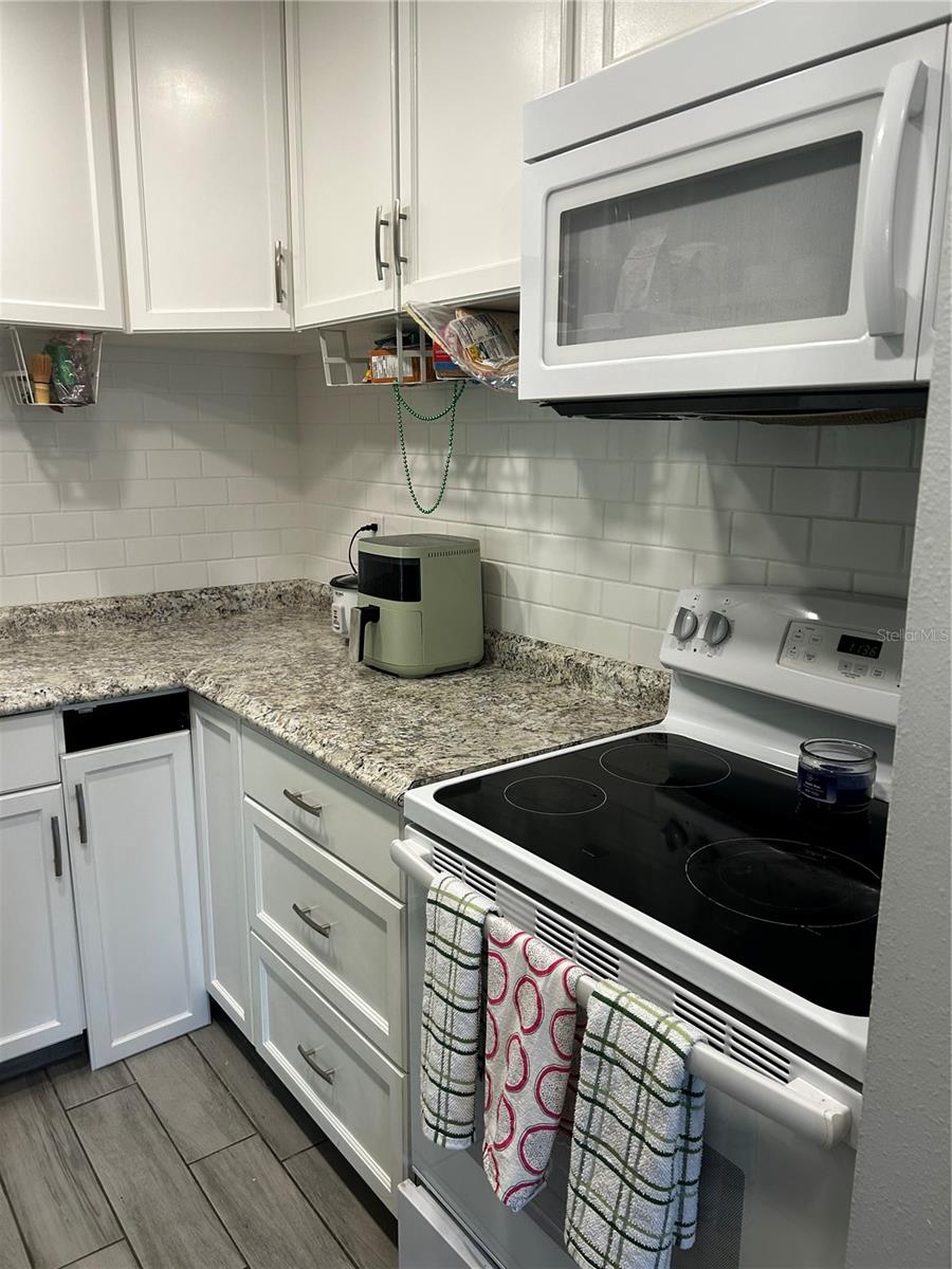 Image 12 of 13 For 130 Jasmine Woods Court 6d