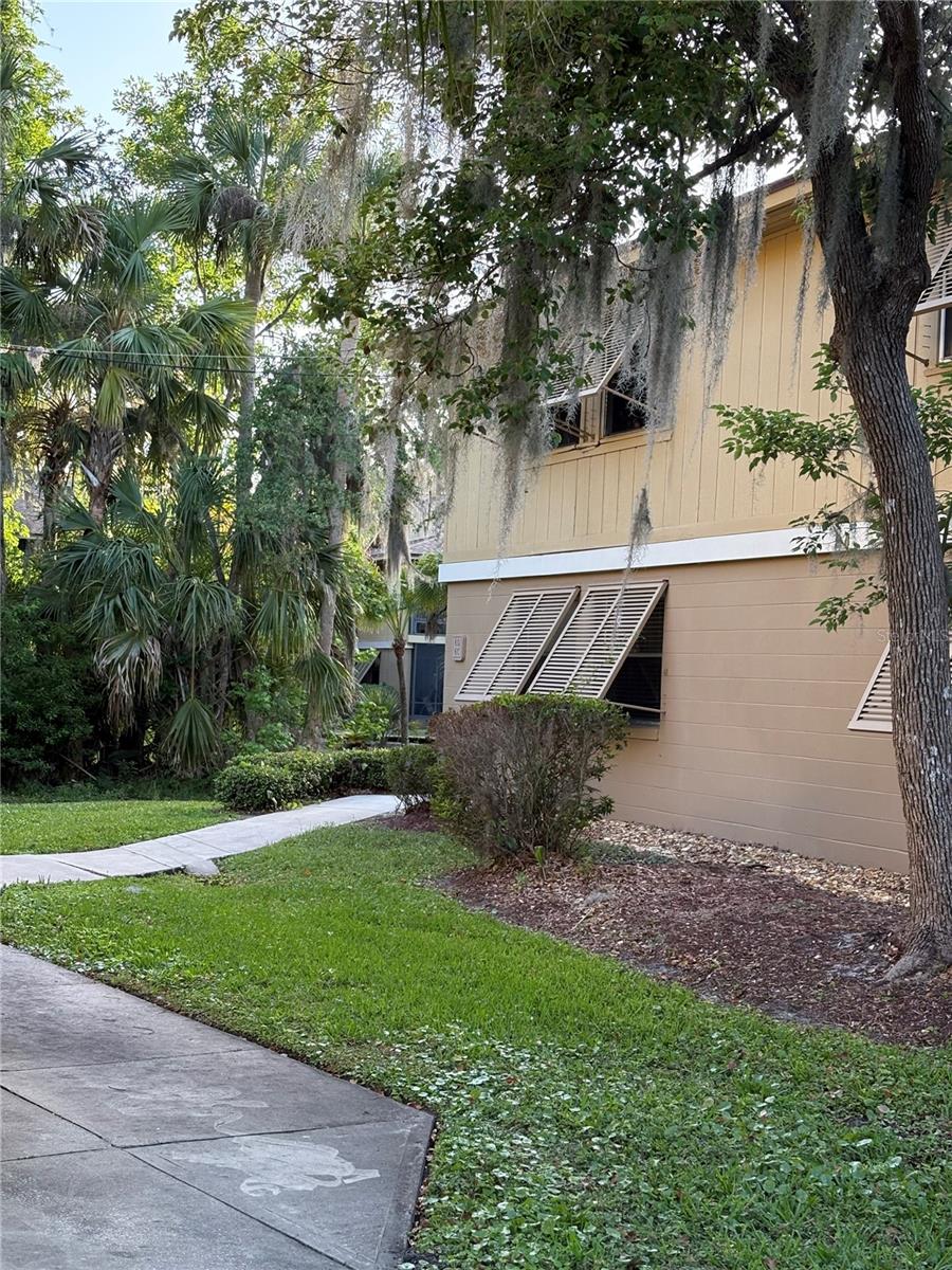 Image 2 of 13 For 130 Jasmine Woods Court 6d