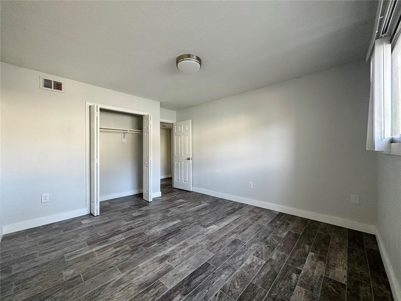 Image 8 of 19 For 912 Lake Destiny Road D