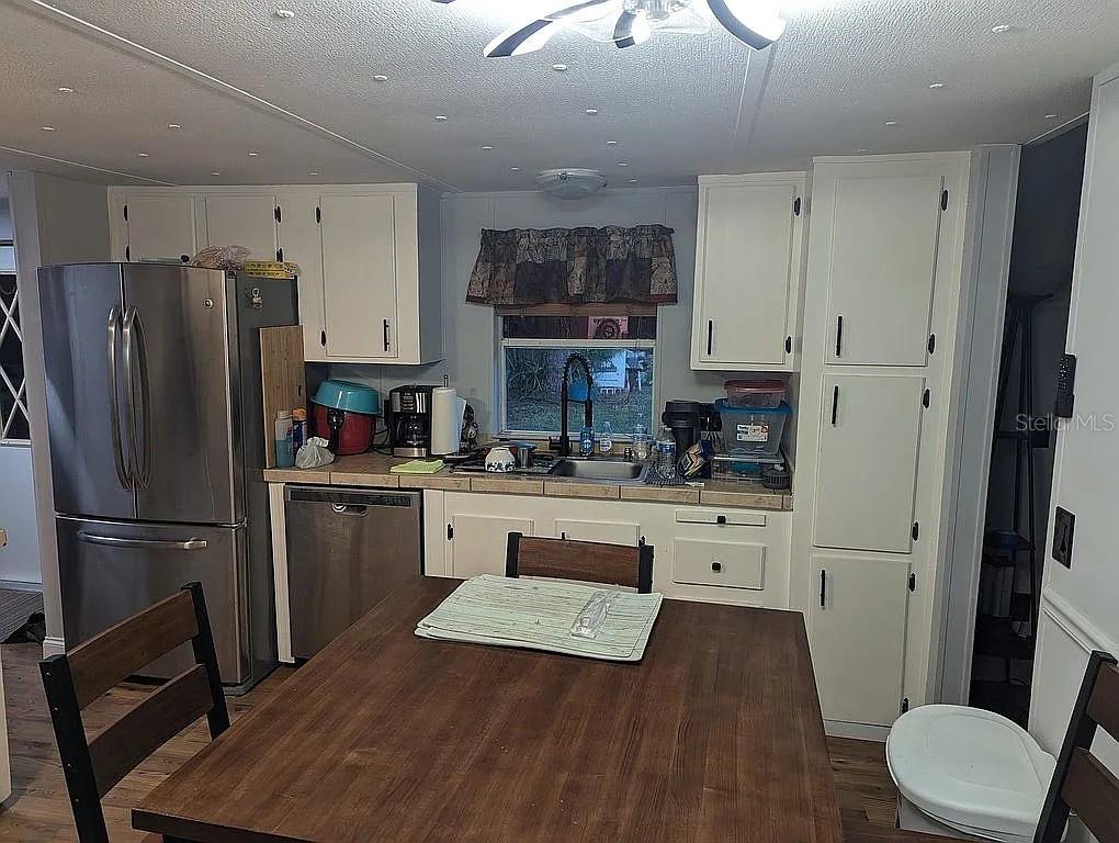 Image 16 of 49 For 740 Palomino Street