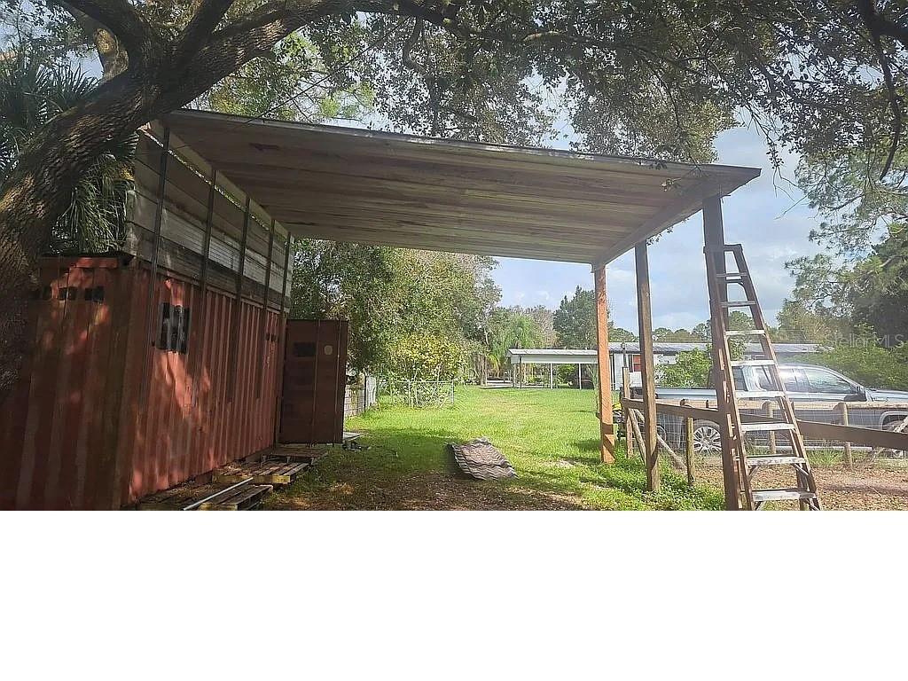 Image 23 of 49 For 740 Palomino Street
