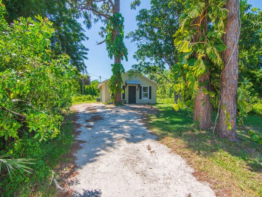 Details for 1325 17th Court Sw, VERO BEACH, FL 32962