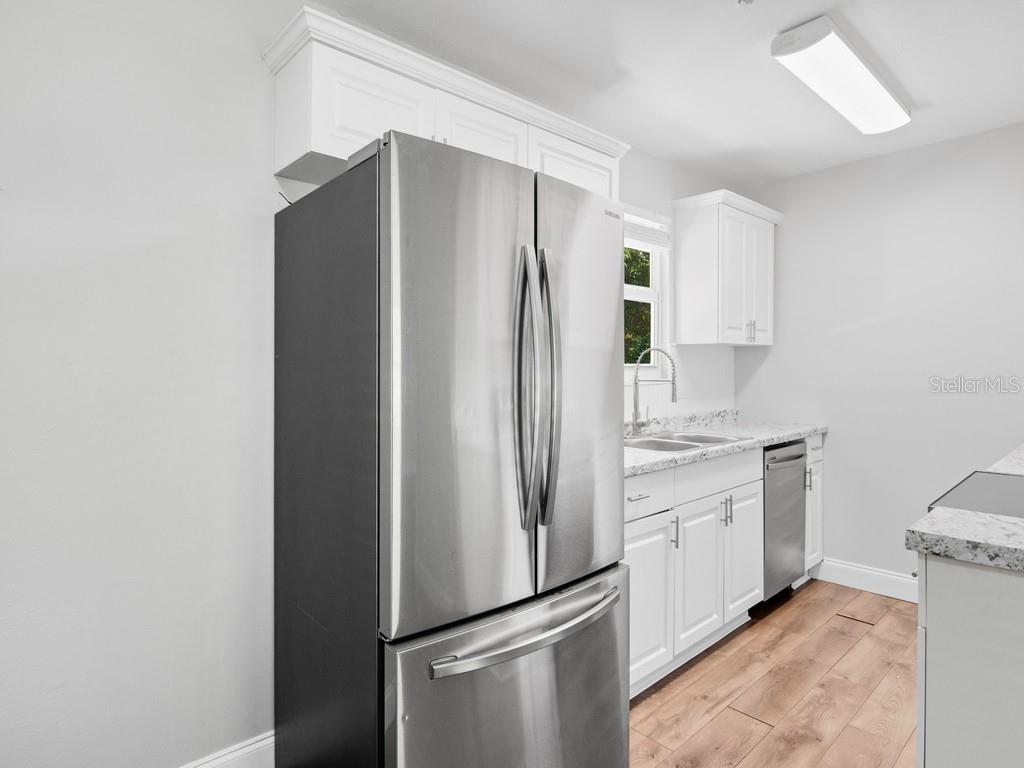 Listing photo id 10 for 1325 17th Court Sw