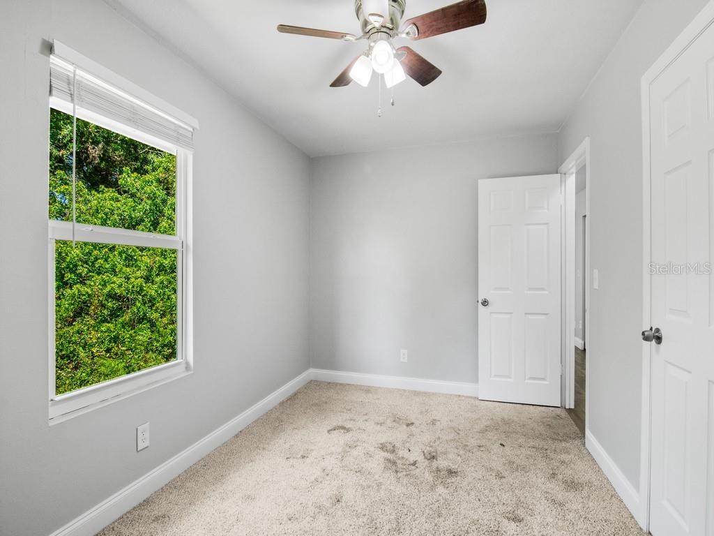 Listing photo id 16 for 1325 17th Court Sw