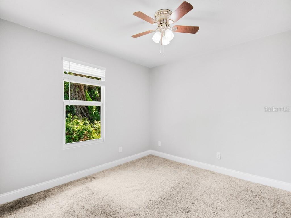 Listing photo id 17 for 1325 17th Court Sw