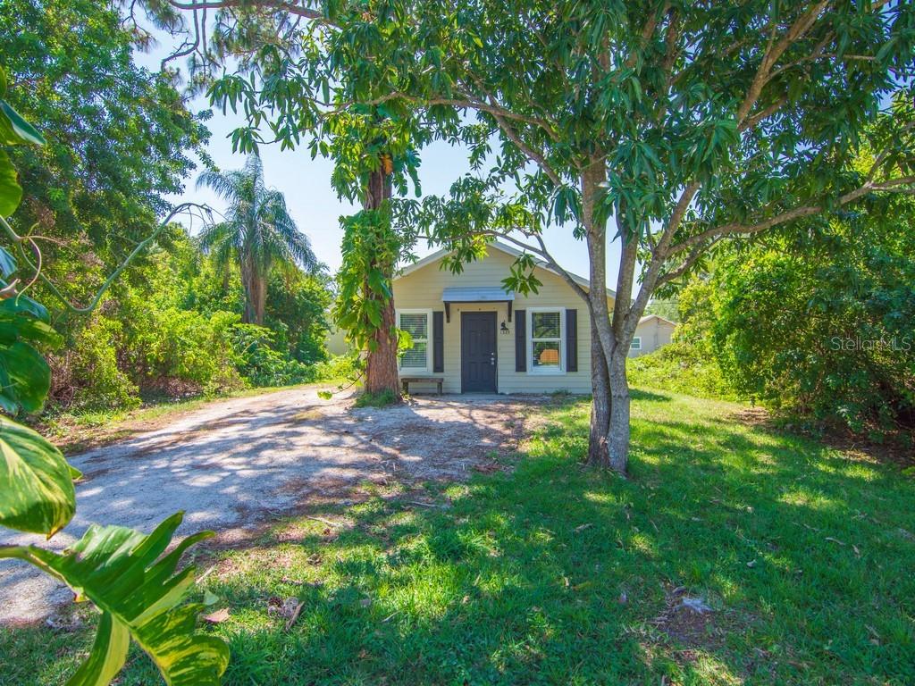 Listing photo id 0 for 1325 17th Court Sw