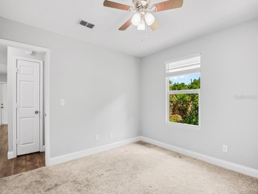 Listing photo id 18 for 1325 17th Court Sw