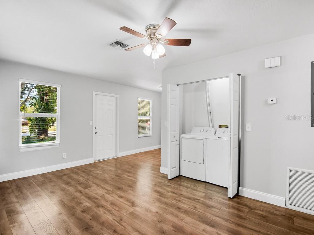 Listing photo id 4 for 1325 17th Court Sw