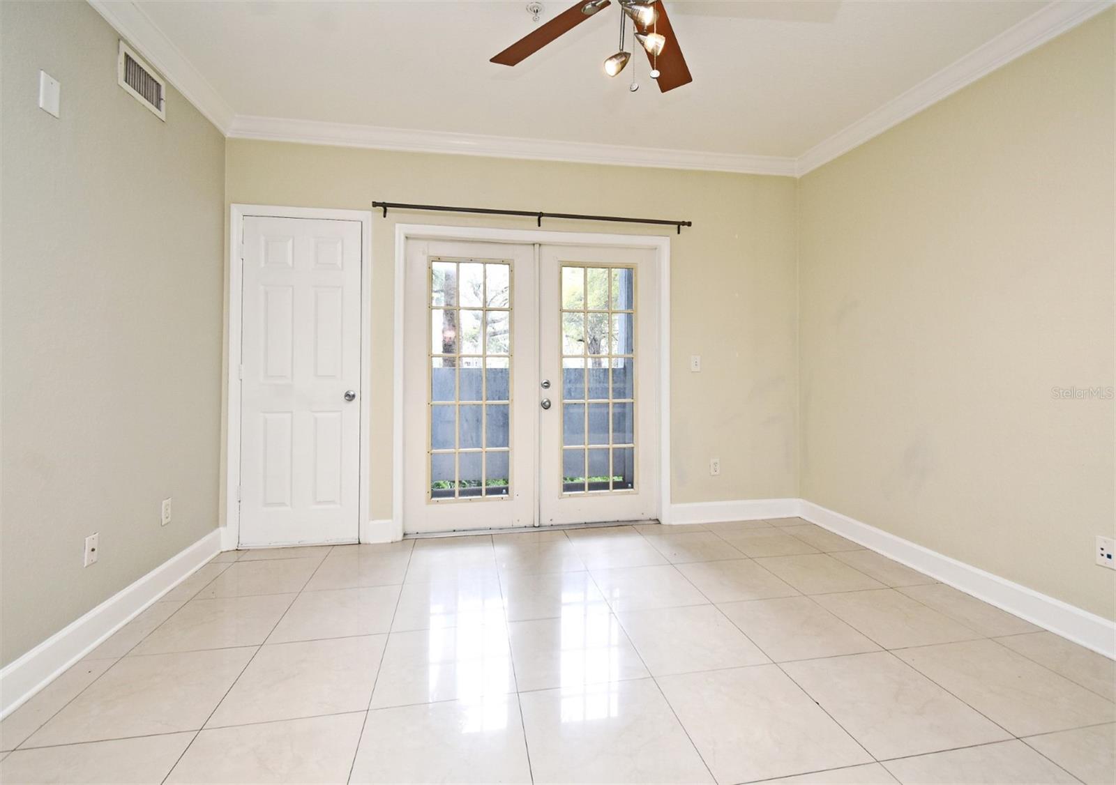Image 11 of 51 For 206 South Street 1018