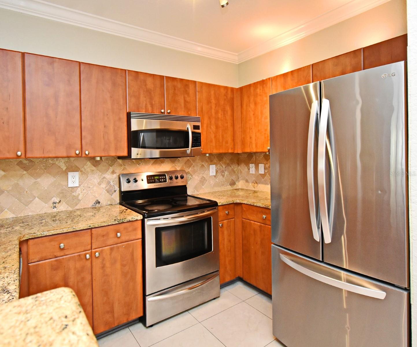 Image 18 of 51 For 206 South Street 1018