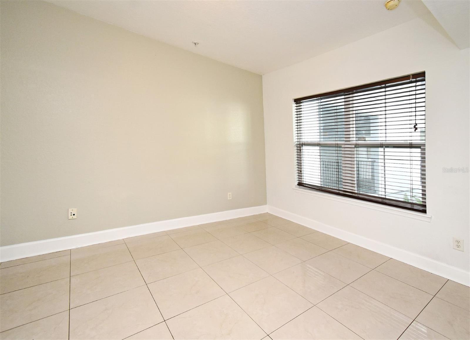 Image 30 of 51 For 206 South Street 1018