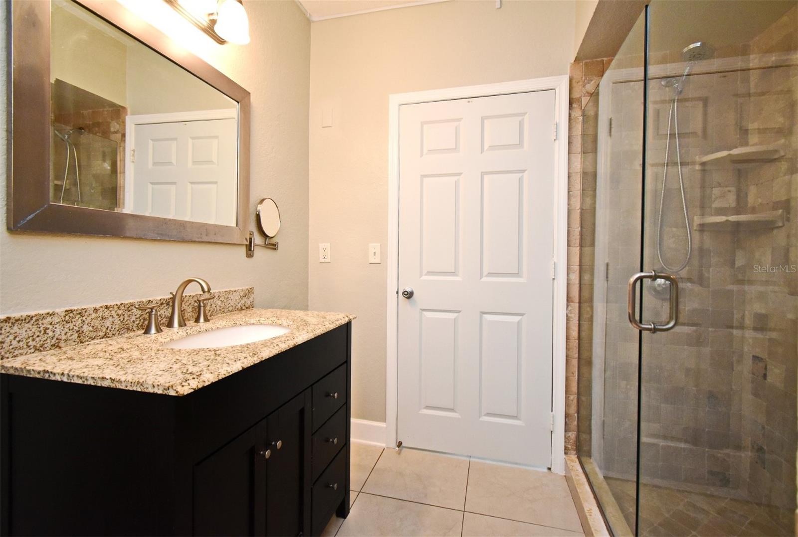 Image 34 of 51 For 206 South Street 1018
