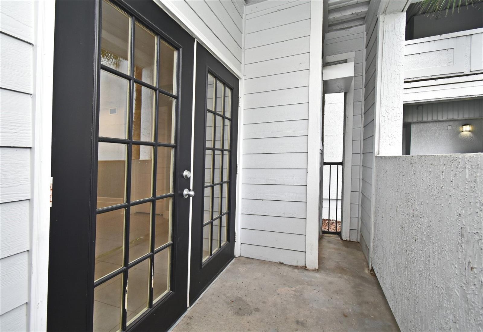 Image 42 of 51 For 206 South Street 1018