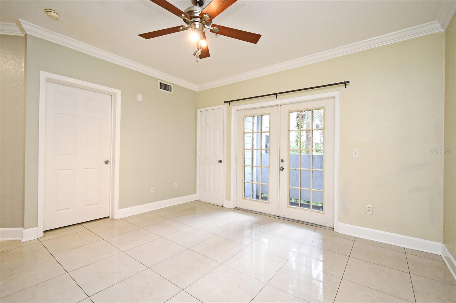 Image 8 of 51 For 206 South Street 1018