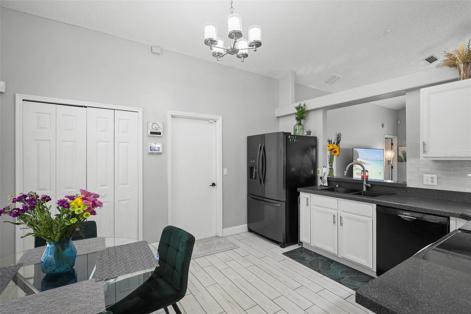 Image 8 of 41 For 1848 Jimson Avenue