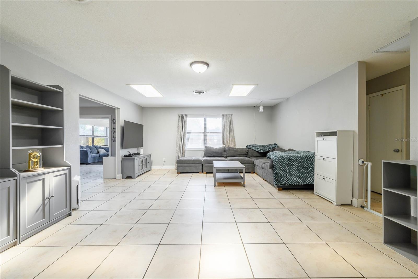 Image 12 of 28 For 941 Barbados Avenue