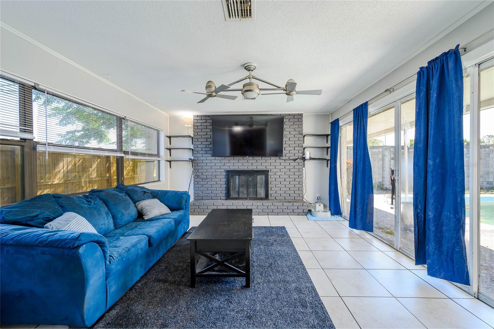 Image 3 of 28 For 941 Barbados Avenue