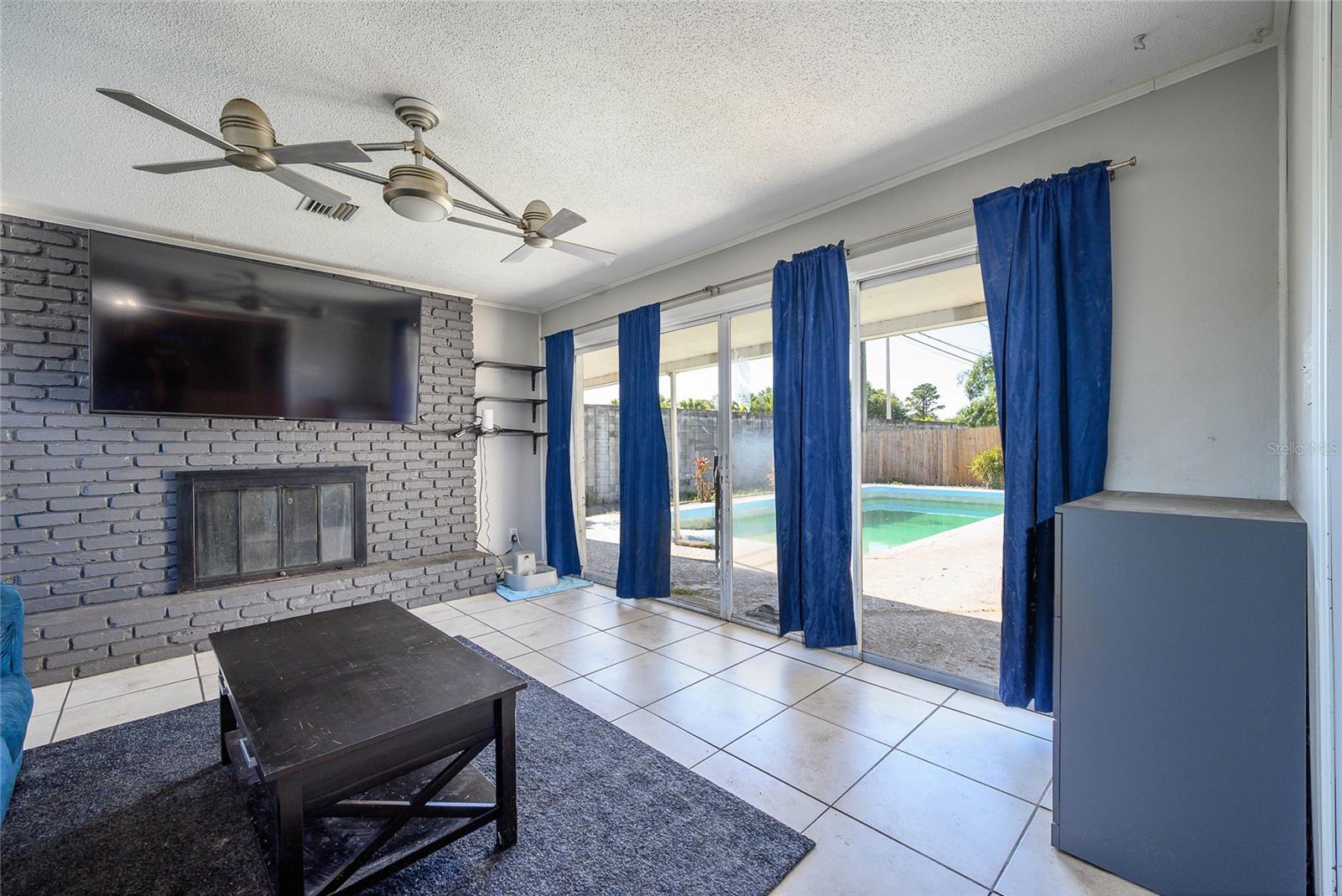 Image 4 of 28 For 941 Barbados Avenue