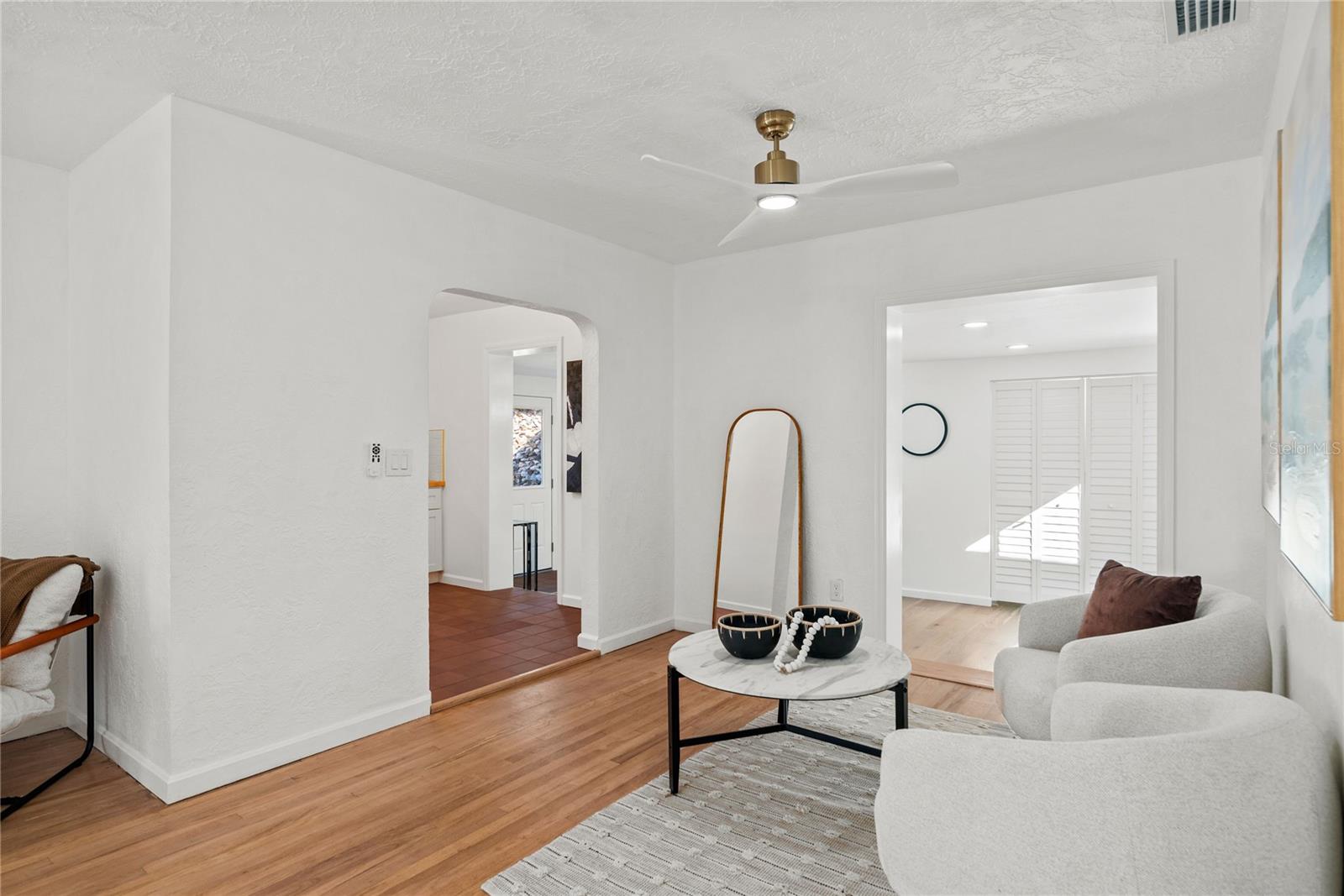 Image 11 of 48 For 400 Raehn Street