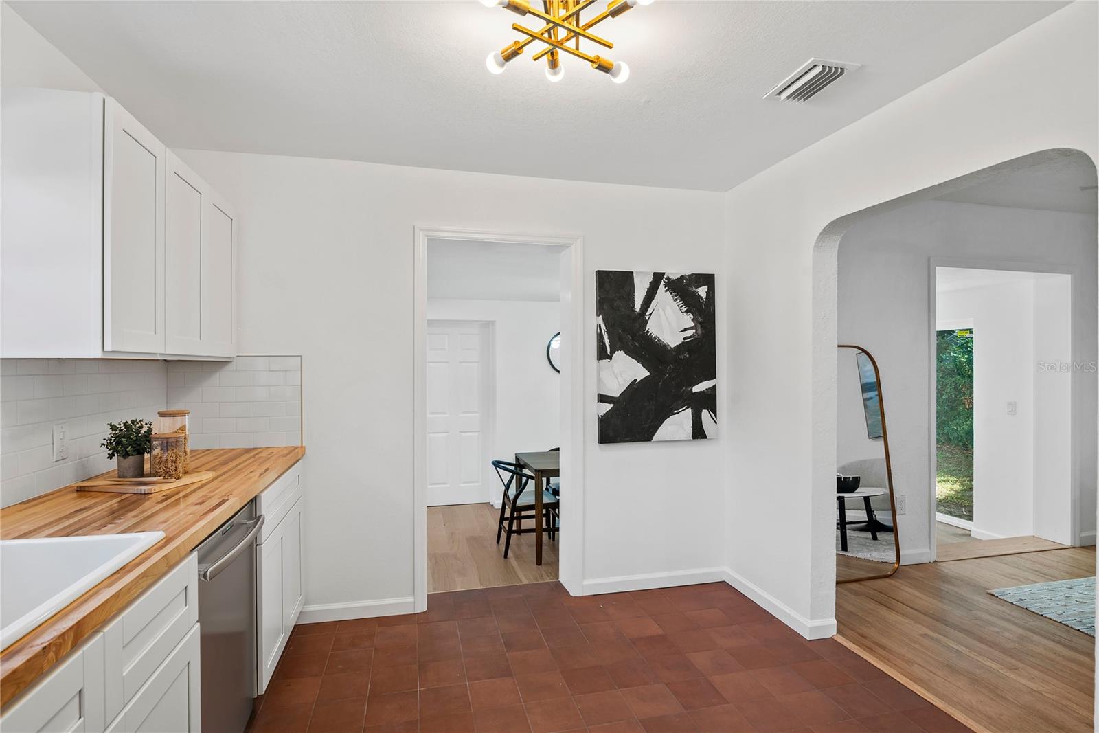 Image 16 of 48 For 400 Raehn Street