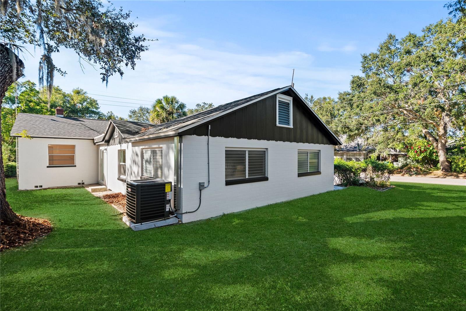 Image 22 of 48 For 400 Raehn Street