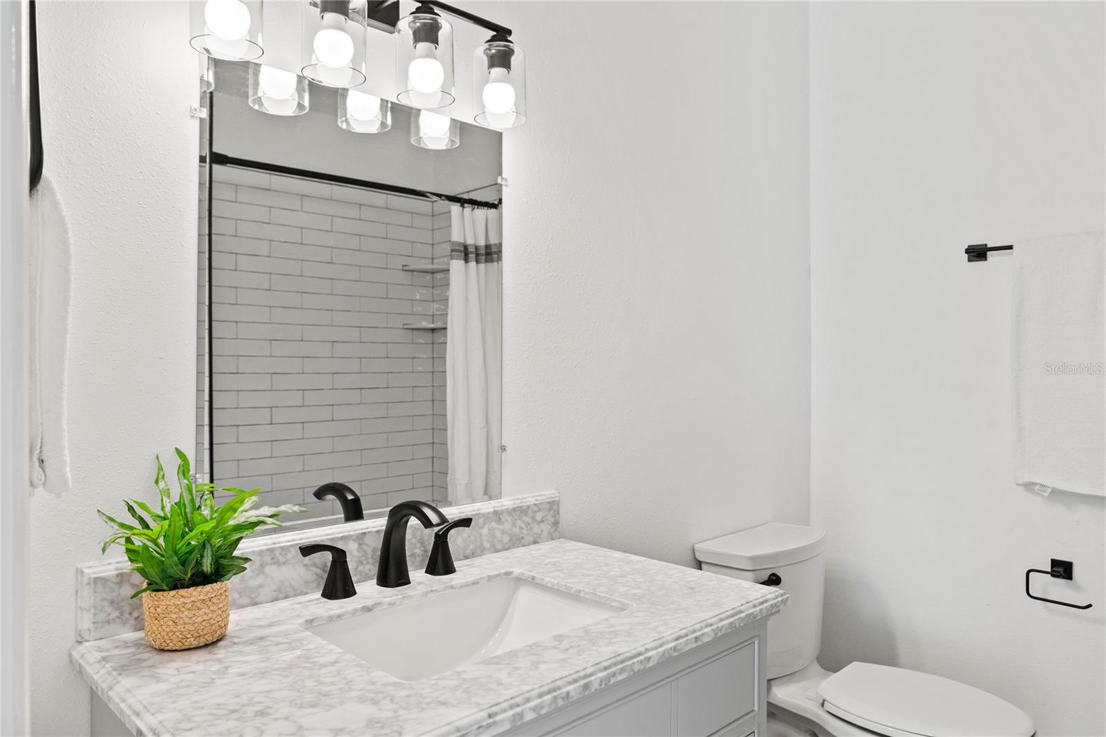 Image 30 of 48 For 400 Raehn Street