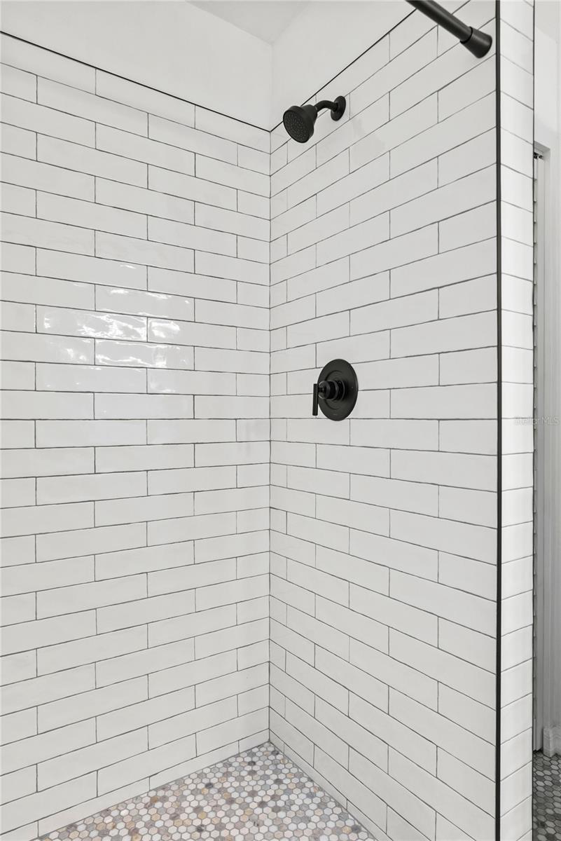 Image 32 of 48 For 400 Raehn Street