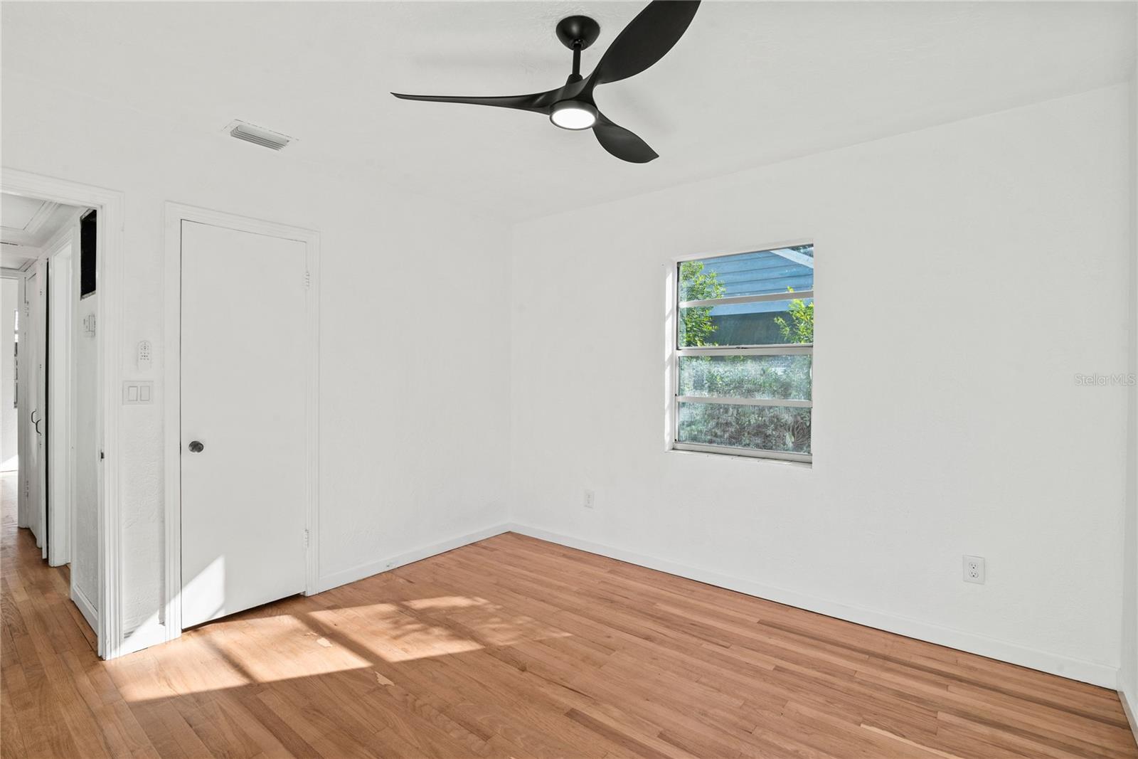 Image 33 of 48 For 400 Raehn Street