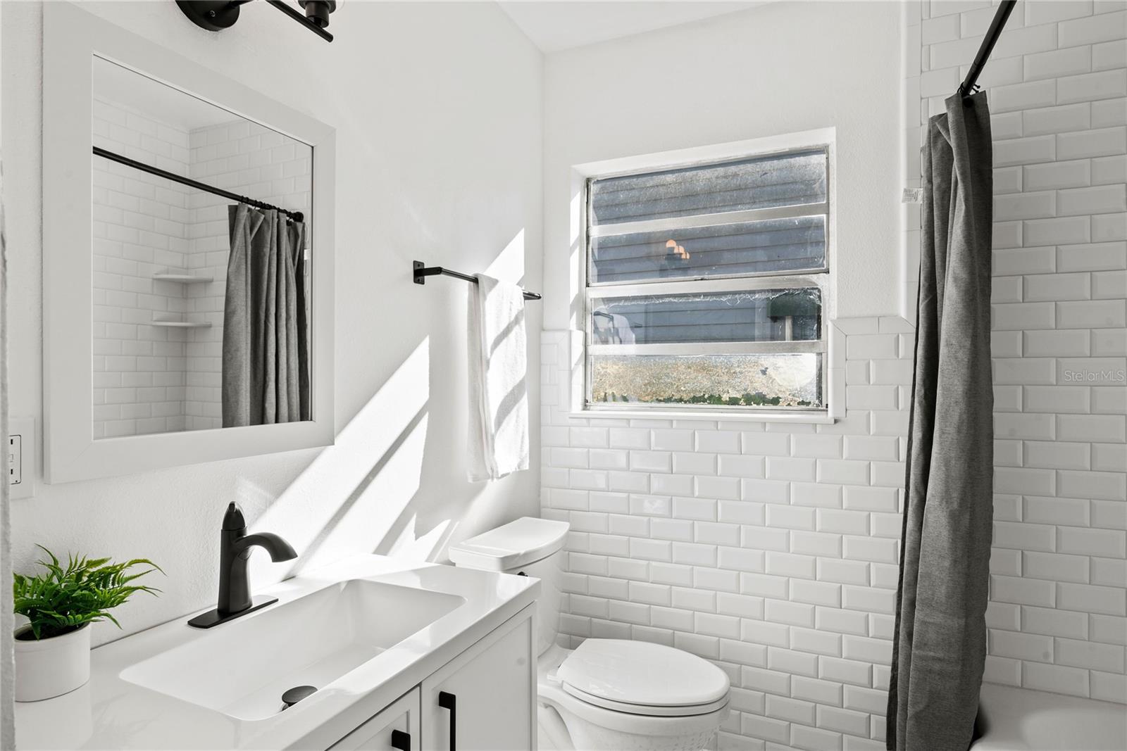 Image 35 of 48 For 400 Raehn Street