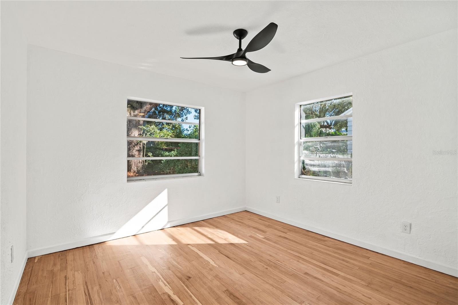 Image 38 of 48 For 400 Raehn Street