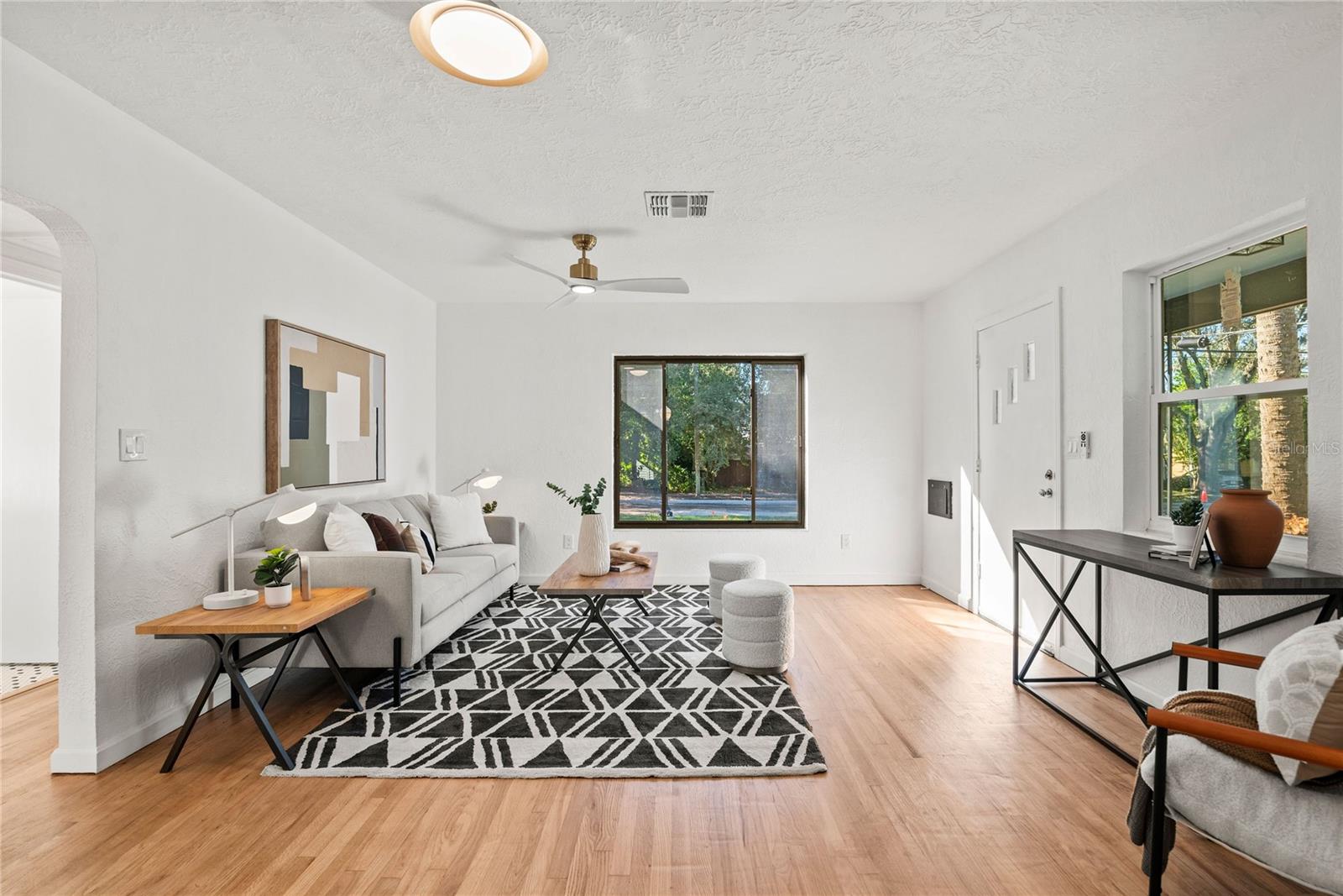 Image 6 of 48 For 400 Raehn Street