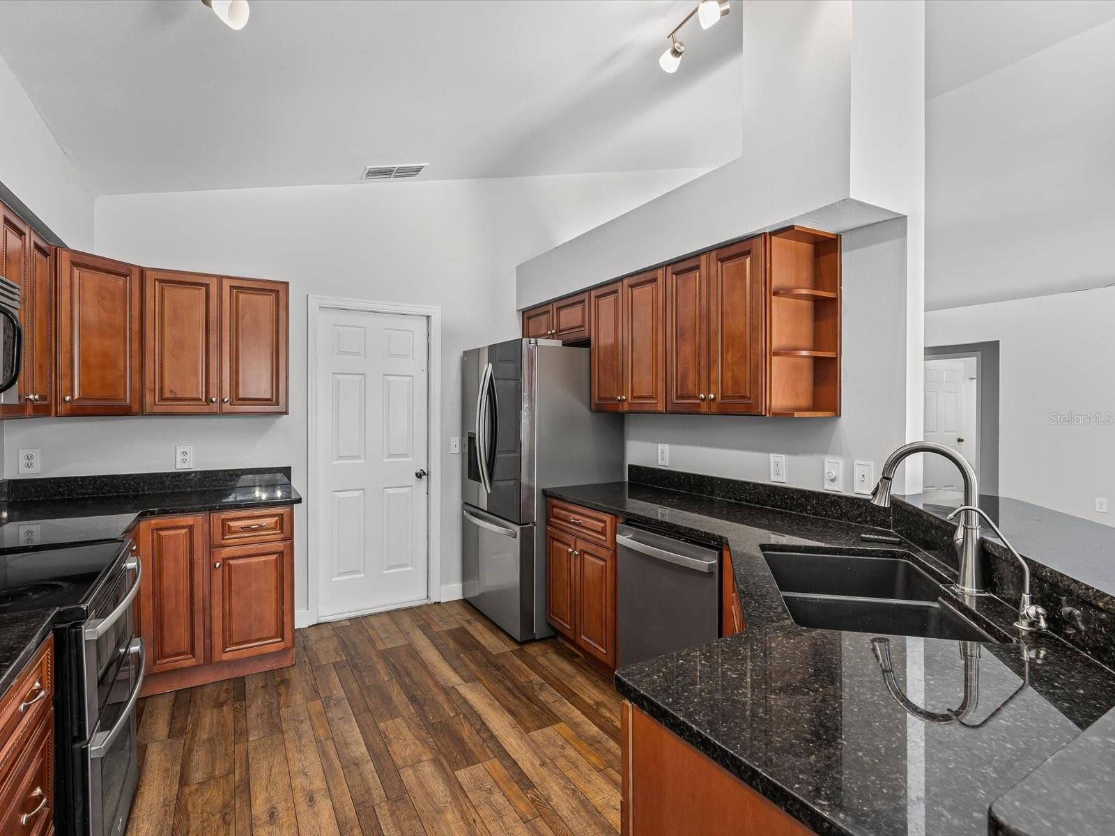 Image 10 of 34 For 150 Bentley Oaks Boulevard