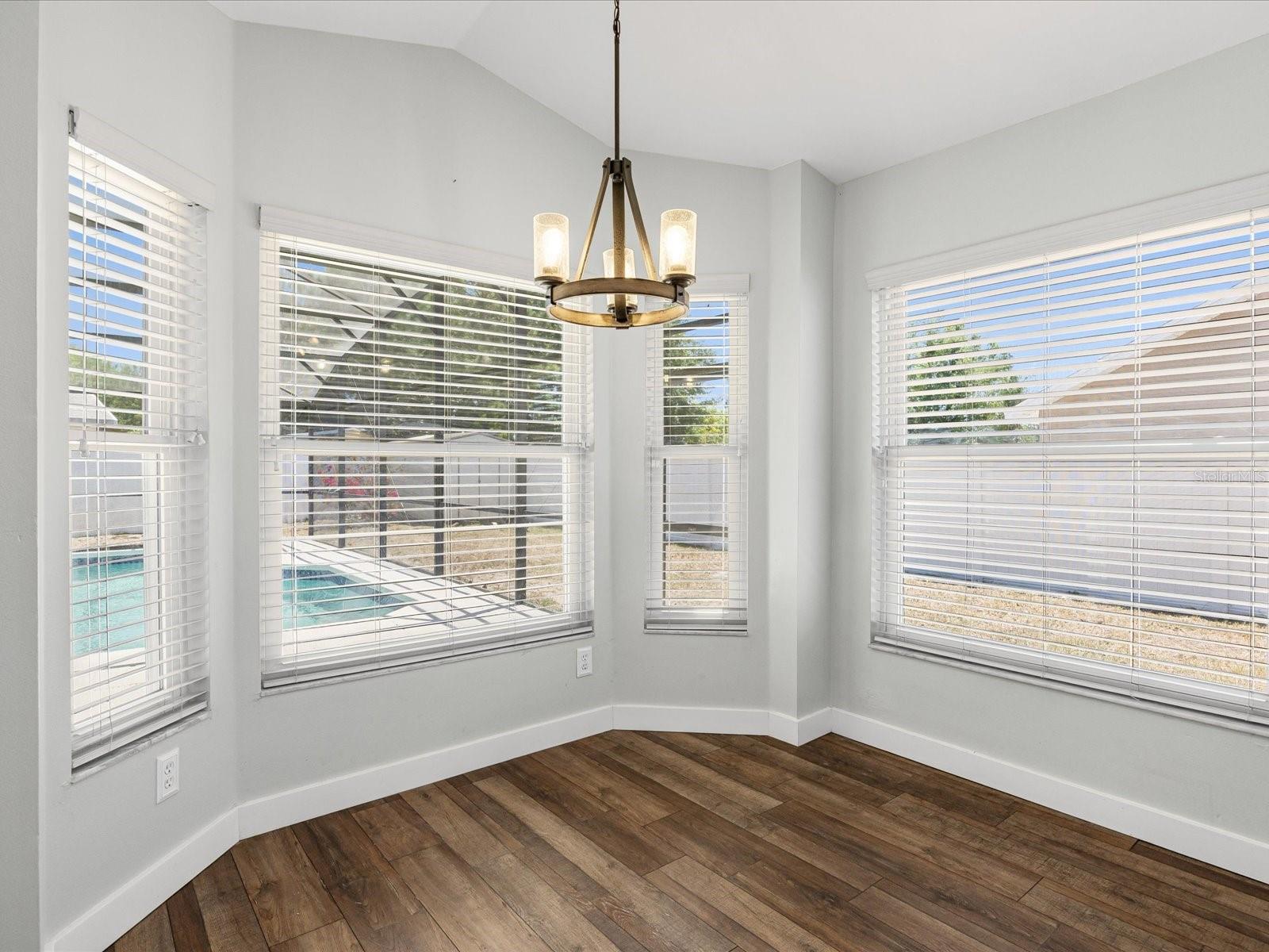 Image 13 of 34 For 150 Bentley Oaks Boulevard