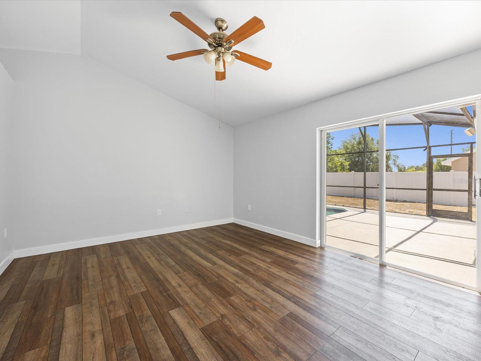 Image 15 of 34 For 150 Bentley Oaks Boulevard