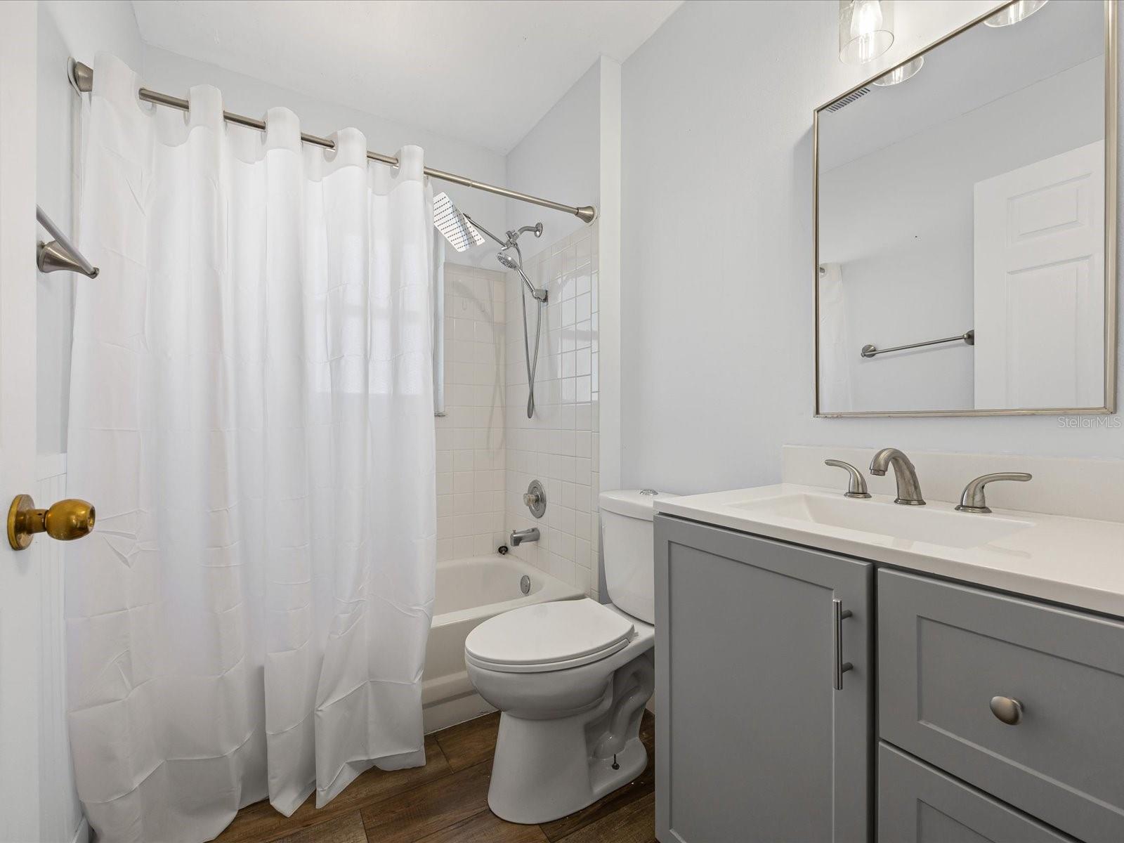 Image 21 of 34 For 150 Bentley Oaks Boulevard