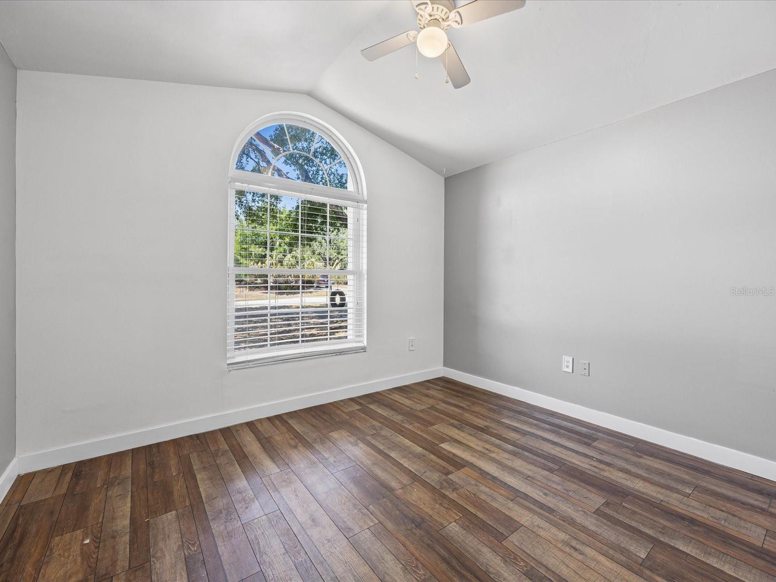 Image 22 of 34 For 150 Bentley Oaks Boulevard