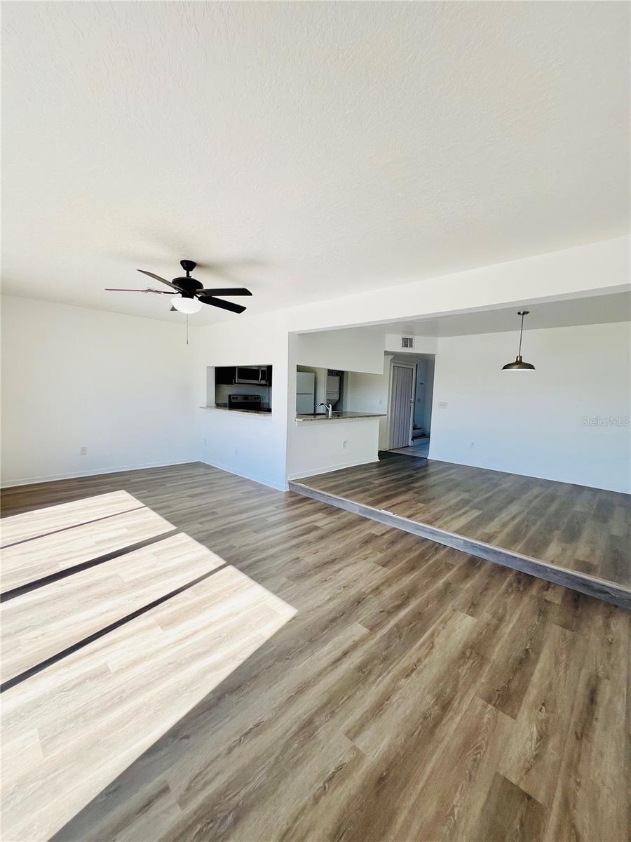 Image 5 of 34 For 658 Caribbean Drive