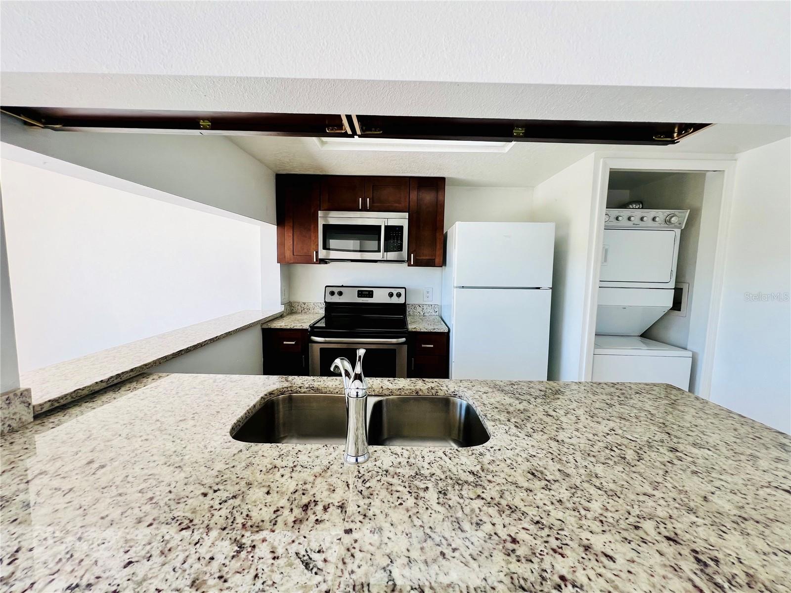 Image 6 of 34 For 658 Caribbean Drive