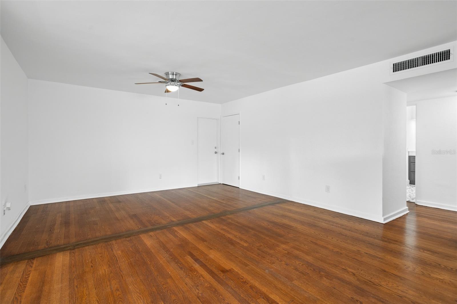 Image 10 of 45 For 1017 Thornton Avenue