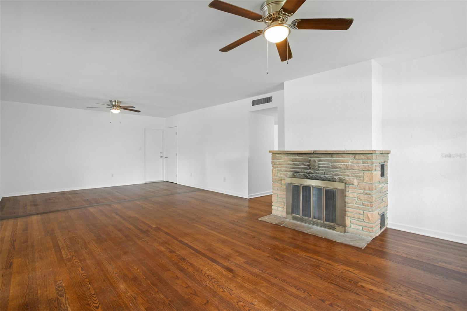 Image 4 of 45 For 1017 Thornton Avenue