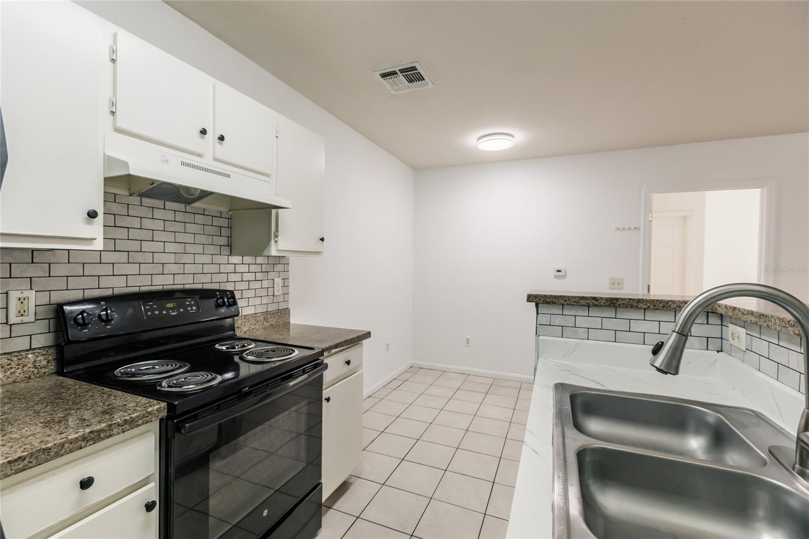 Image 13 of 32 For 4340 Kirkman Road 901