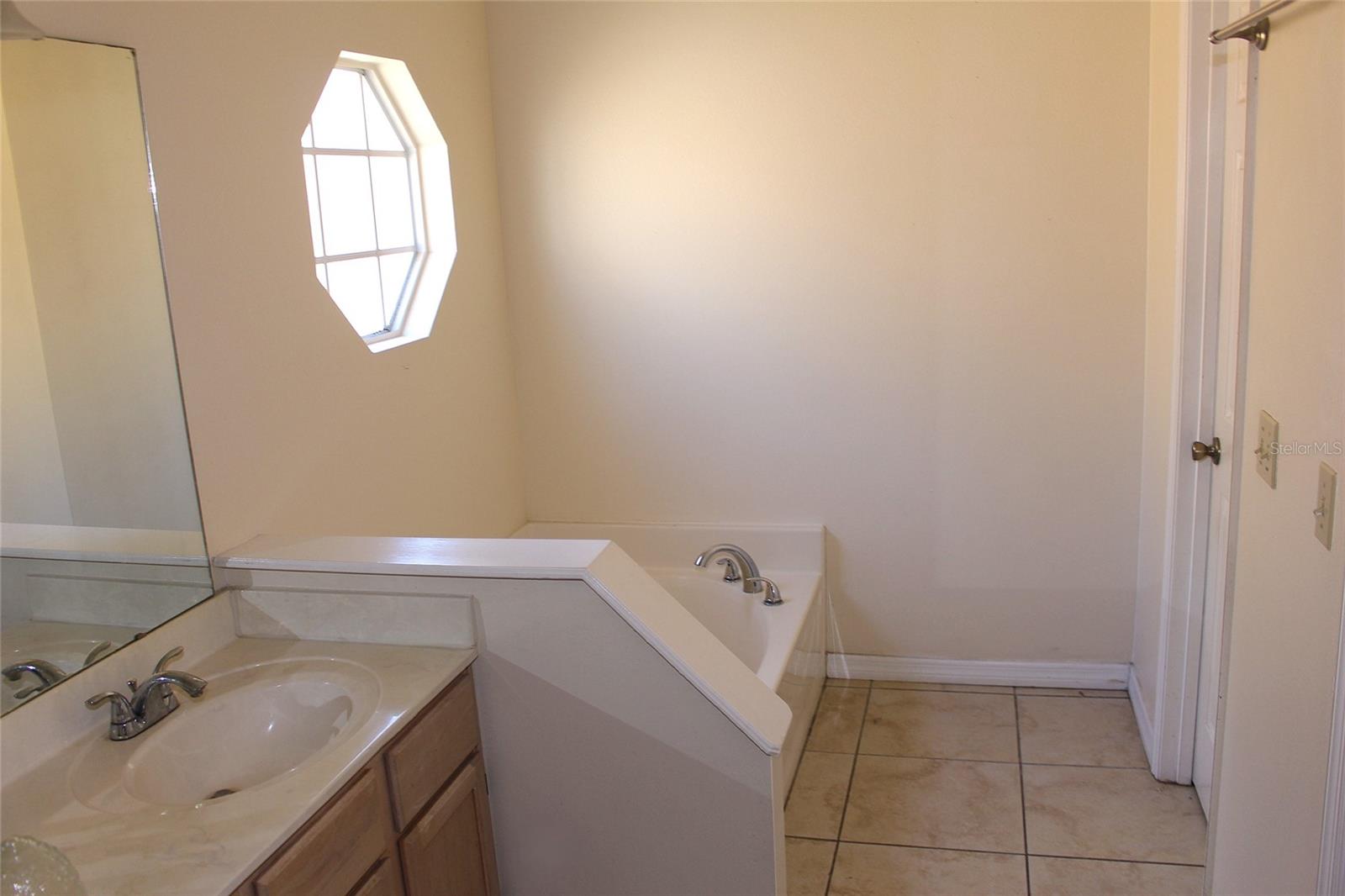 Image 6 of 17 For 3036 Dellcrest Place