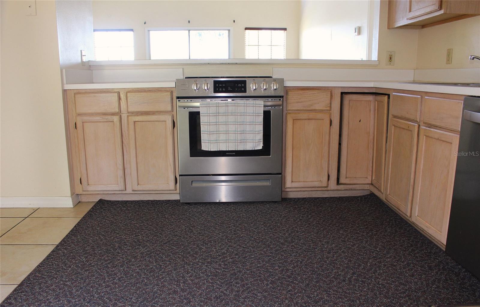 Image 8 of 17 For 3036 Dellcrest Place