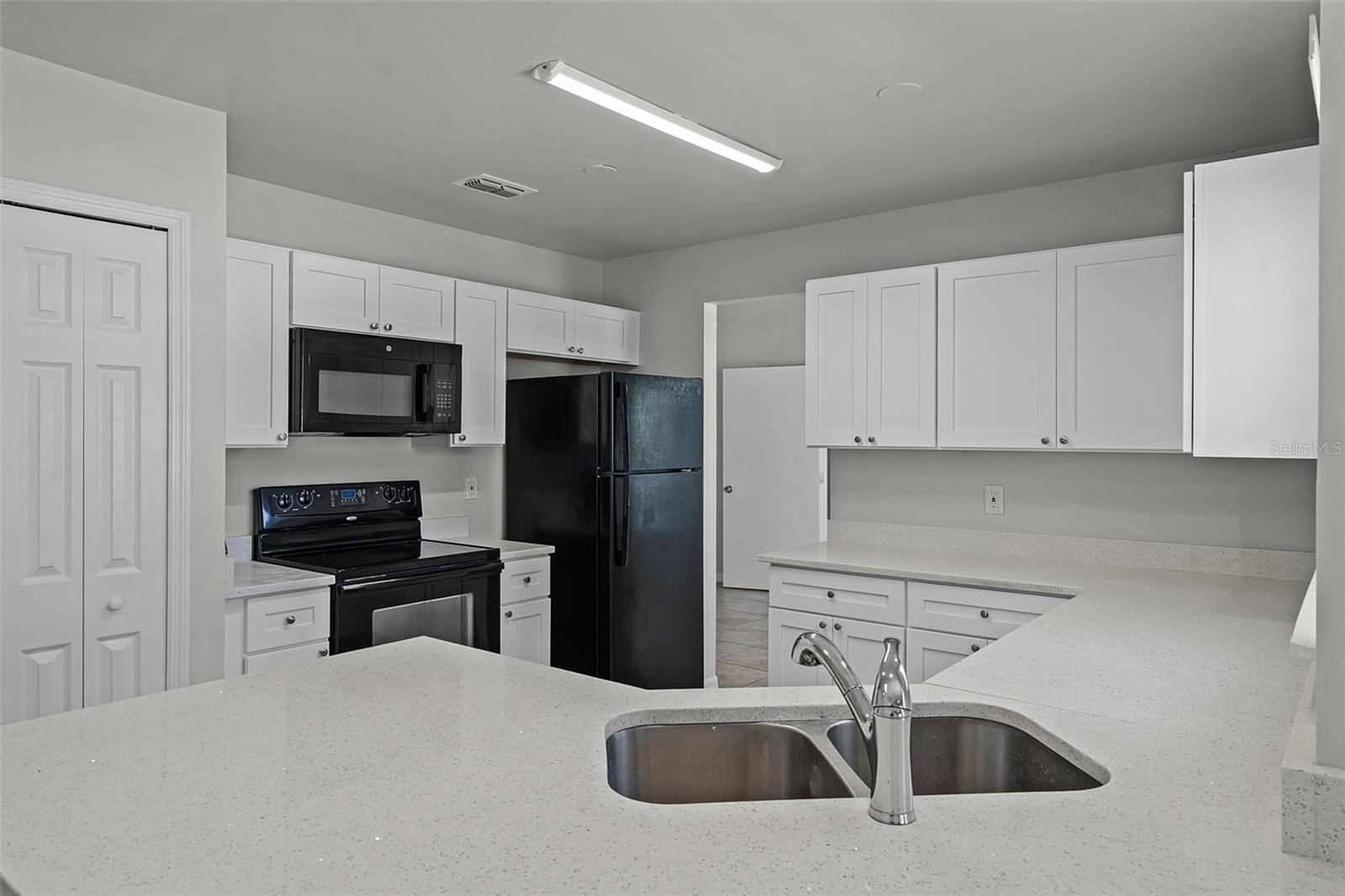 Image 10 of 33 For 996 Big Oaks Drive